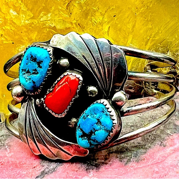 Rare Native American Navajo Artist signed Sterling Silver Turquoise Coral Cuff - Picture 6 of 9